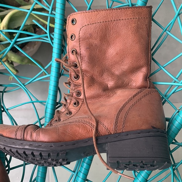 STEVE MADDEN BOOTS: red/deep pink color. stylish with laces; wear with zips - Picture 12 of 15